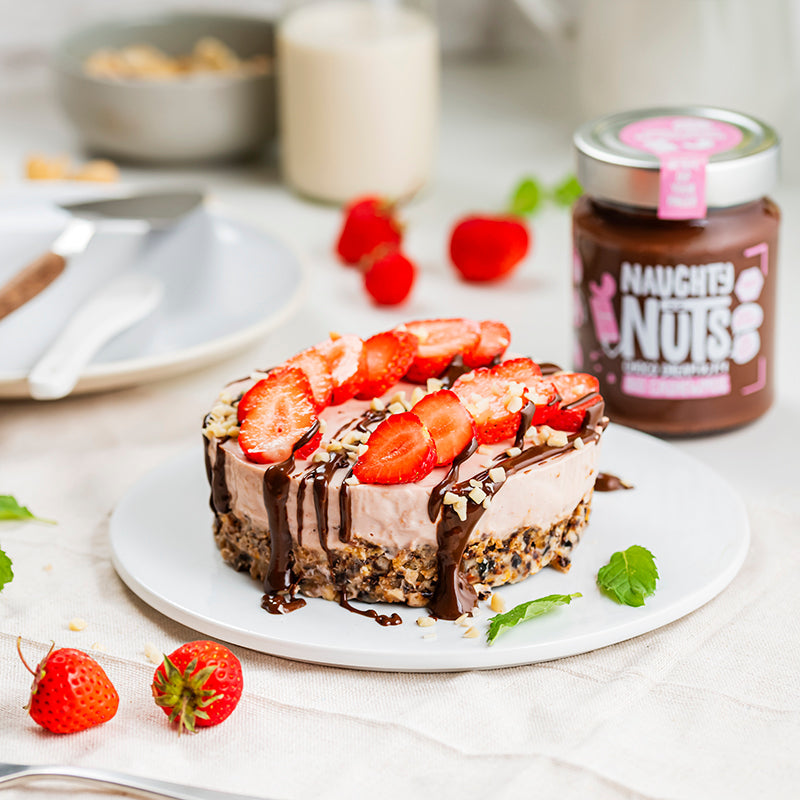 Vegane Erdbeertörtchen mit Naughty Nuts BIO Cashewmus Choco Dream