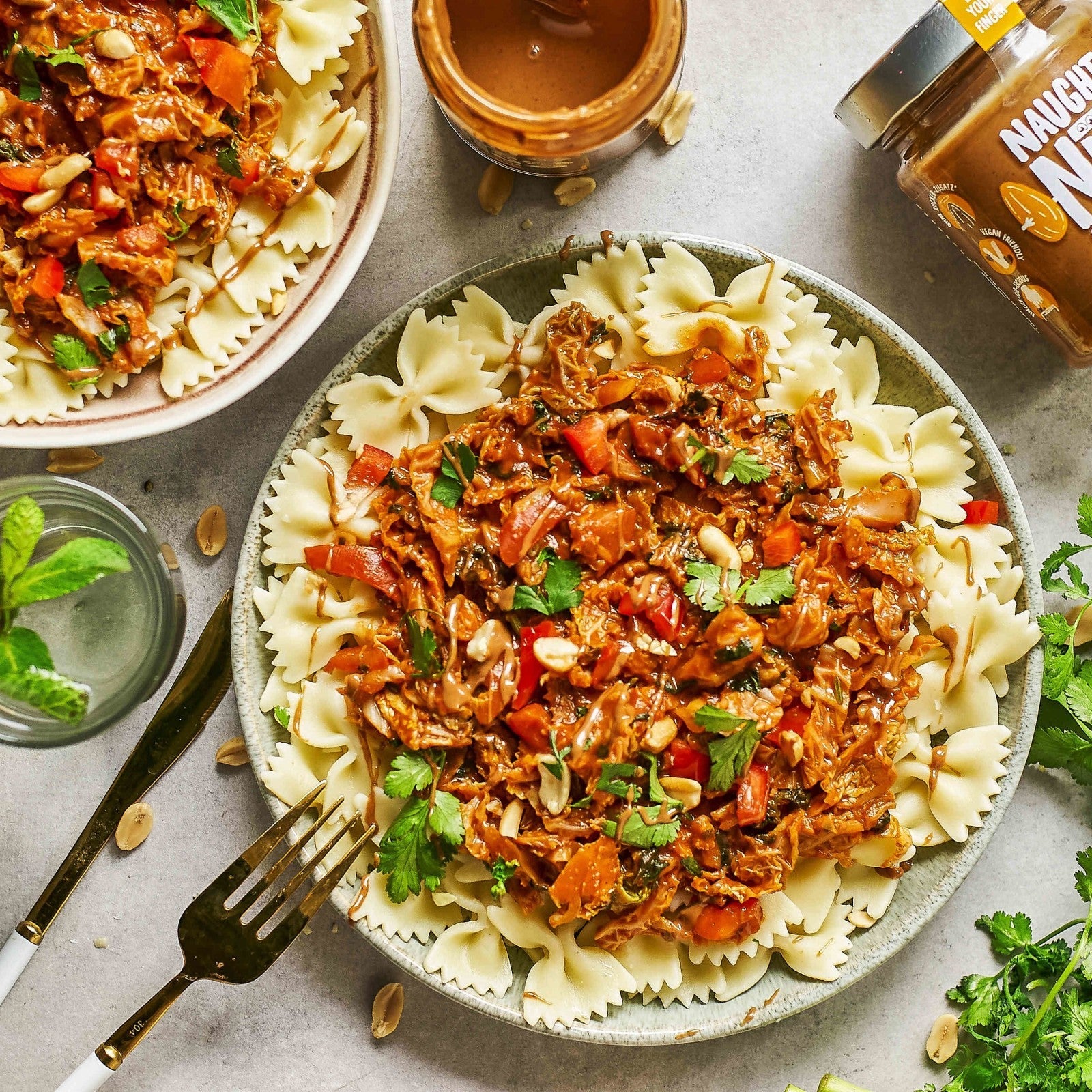 Nudelsalat mit Naughty Nuts Bio Mandelmus Smooth